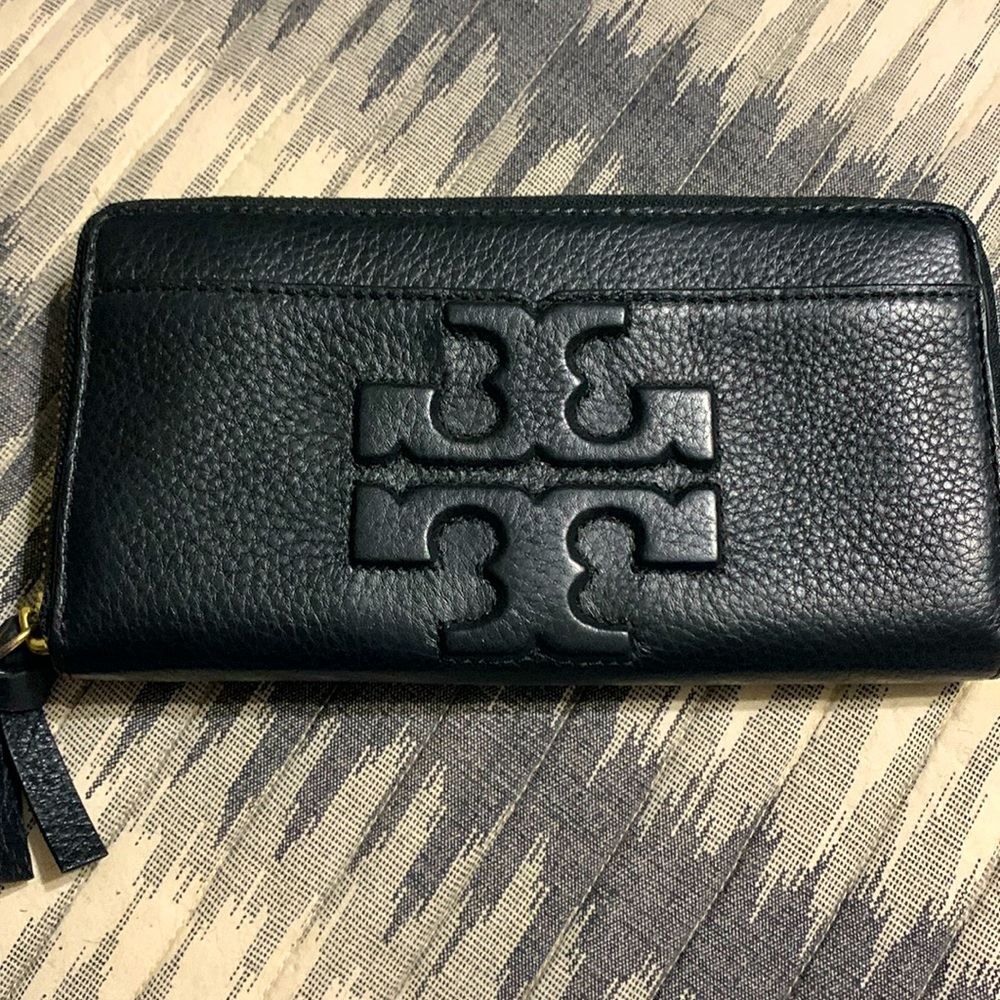 Tory Burch zip around wallet